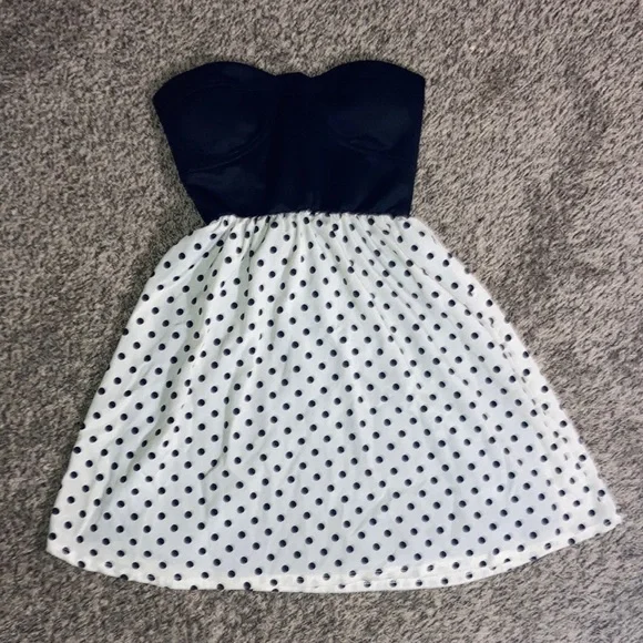 50s Inspired Polkadot Dress - Picture 1 of 4